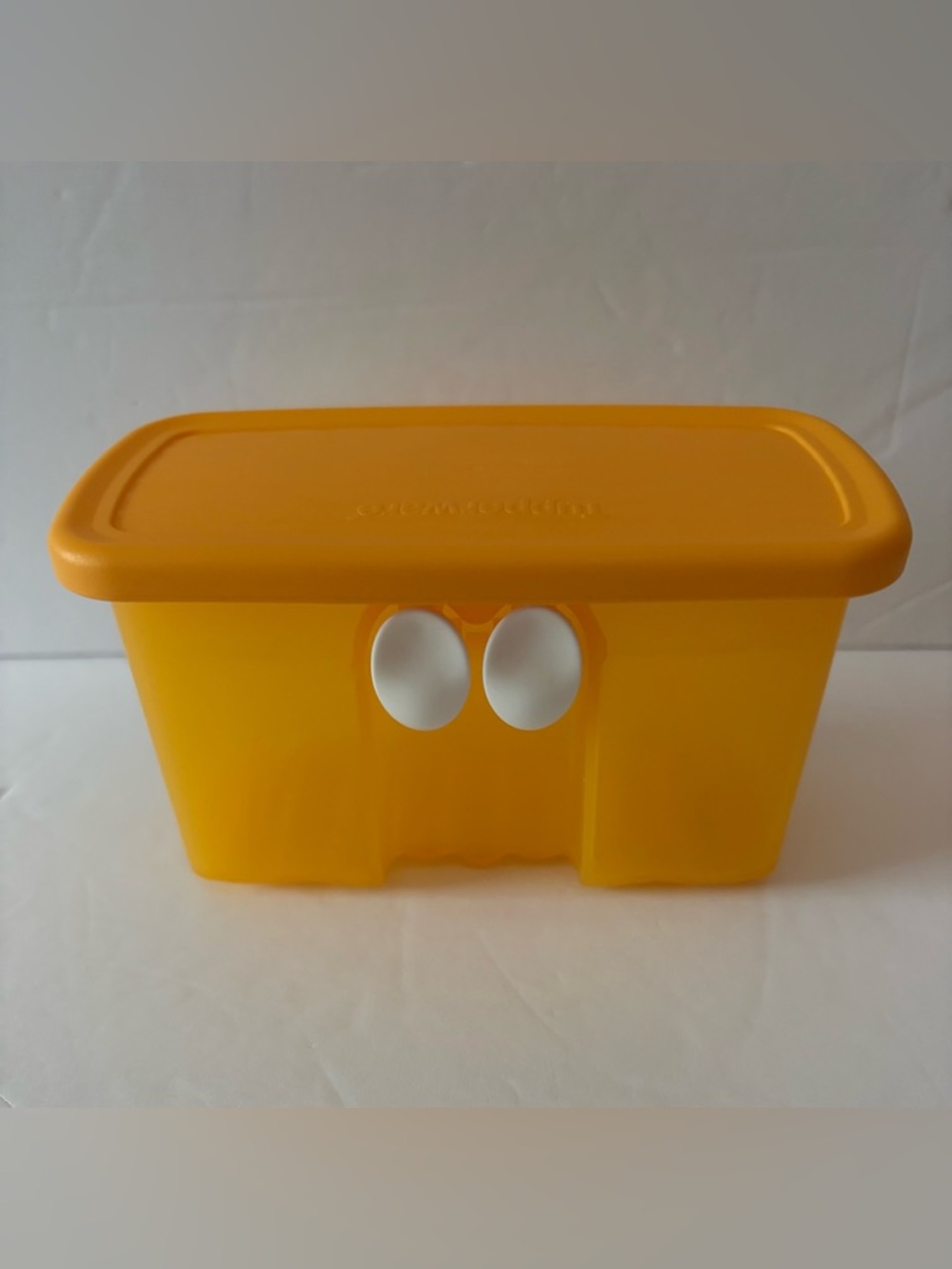 Tupperware Fridge Smart 1.5 Cup Veggie Fruit Vented Keeper Container